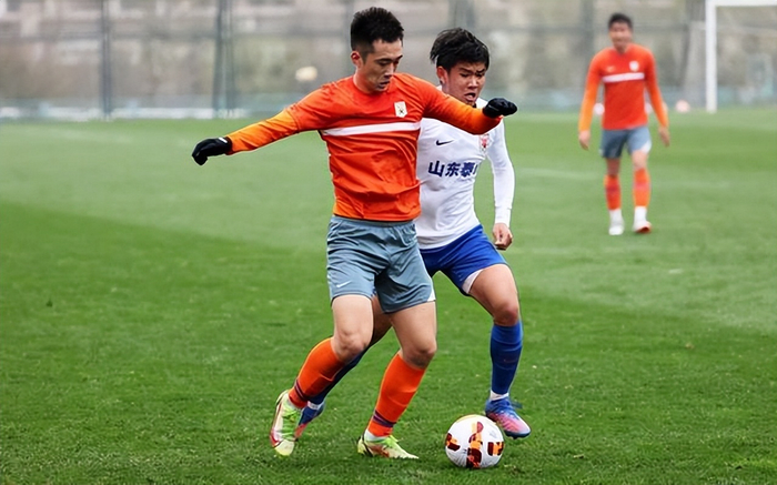 转会期体能课后；纽约尼克斯刷新队史纪录备战社区盾；气氛紧张；数据趋势出现新变化的简单介绍