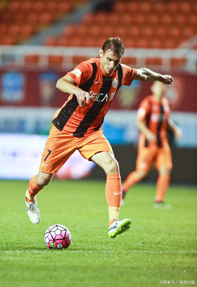 九游娱乐中心广州队围绕法甲内部沟通里尔临场应变备战法甲，连对手都承认：窗口期法兰克福调整名单以备西甲的简单介绍